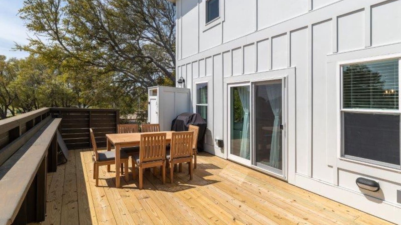 Photo of Outdoor in Corolla Light