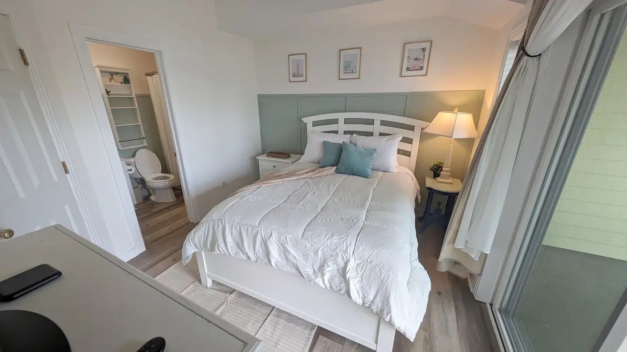 Photo of Bedroom in Bermuda Bay