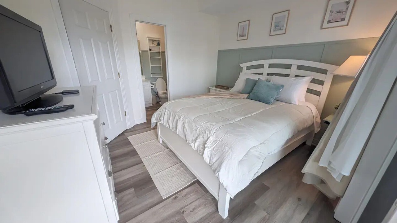 Photo of Bedroom in Bermuda Bay