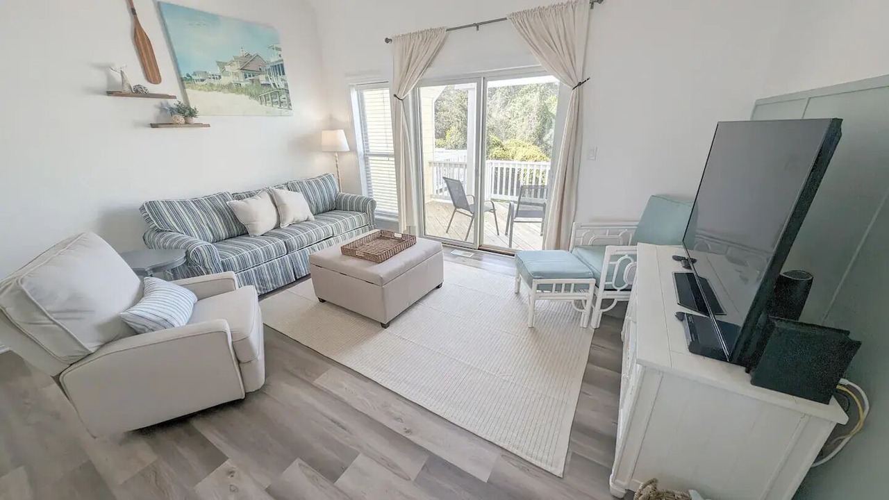Photo of Livingroom in Bermuda Bay