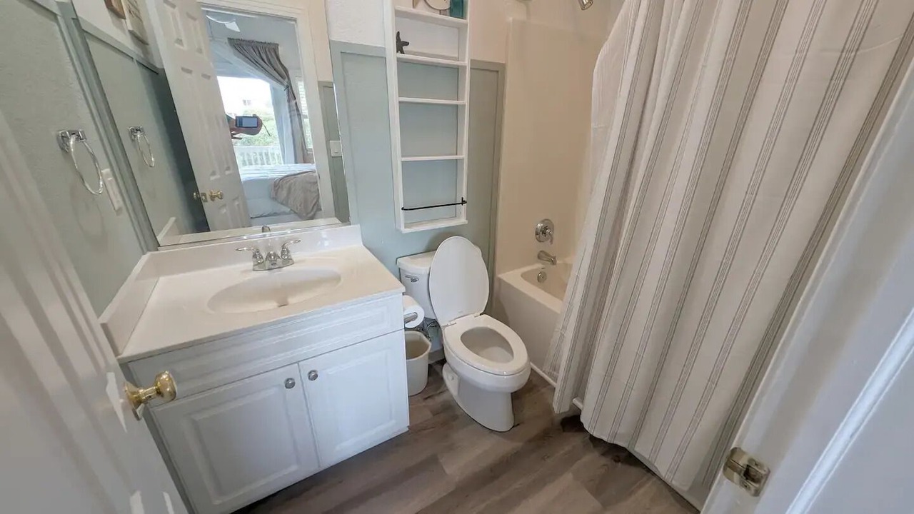 Photo of Bathroom in Bermuda Bay