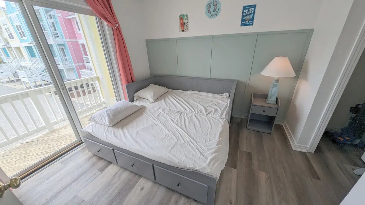 Photo of Bedroom in Bermuda Bay