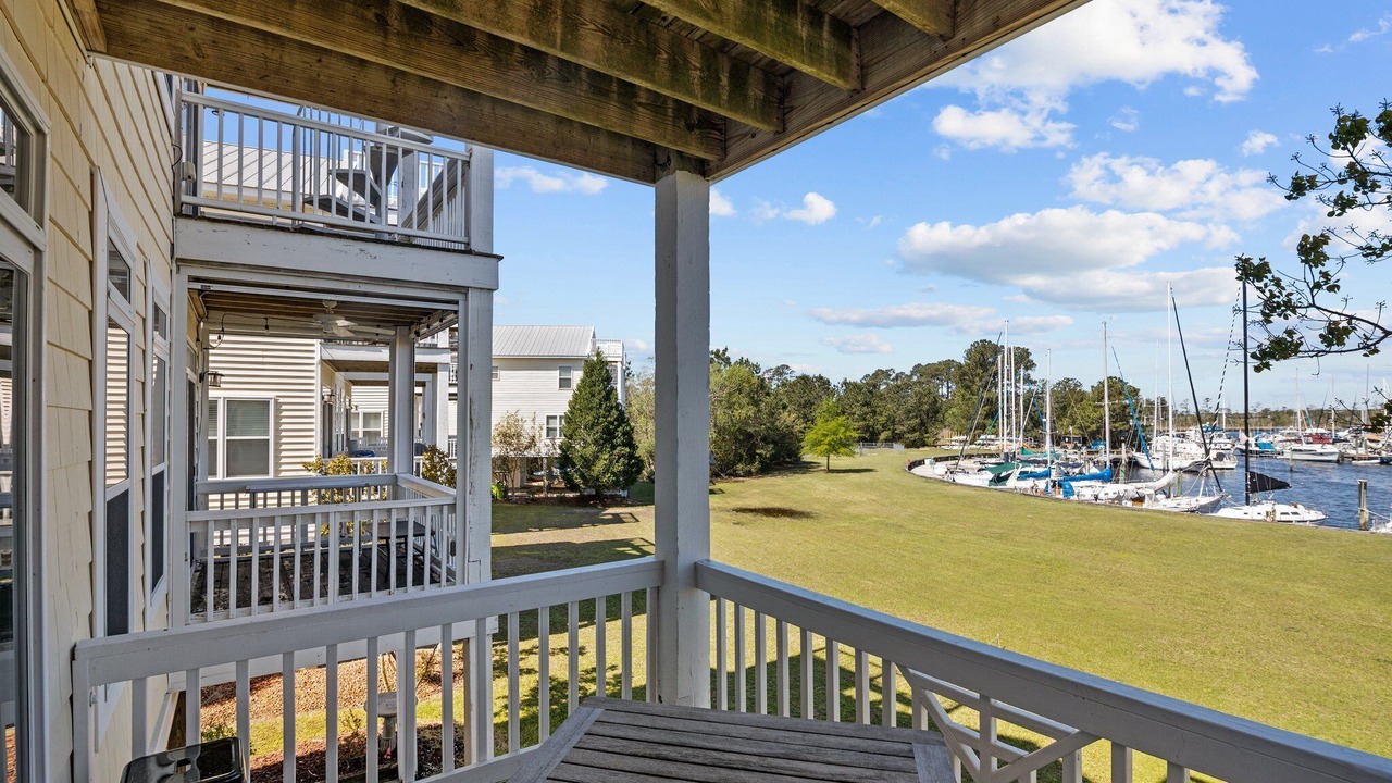 Photo of Patio Balcony in Fairfield Harbour