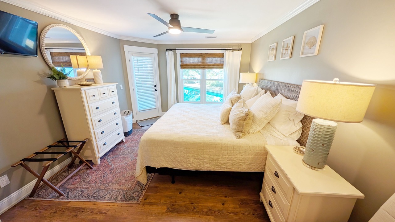 Photo of Bedroom in Manteo