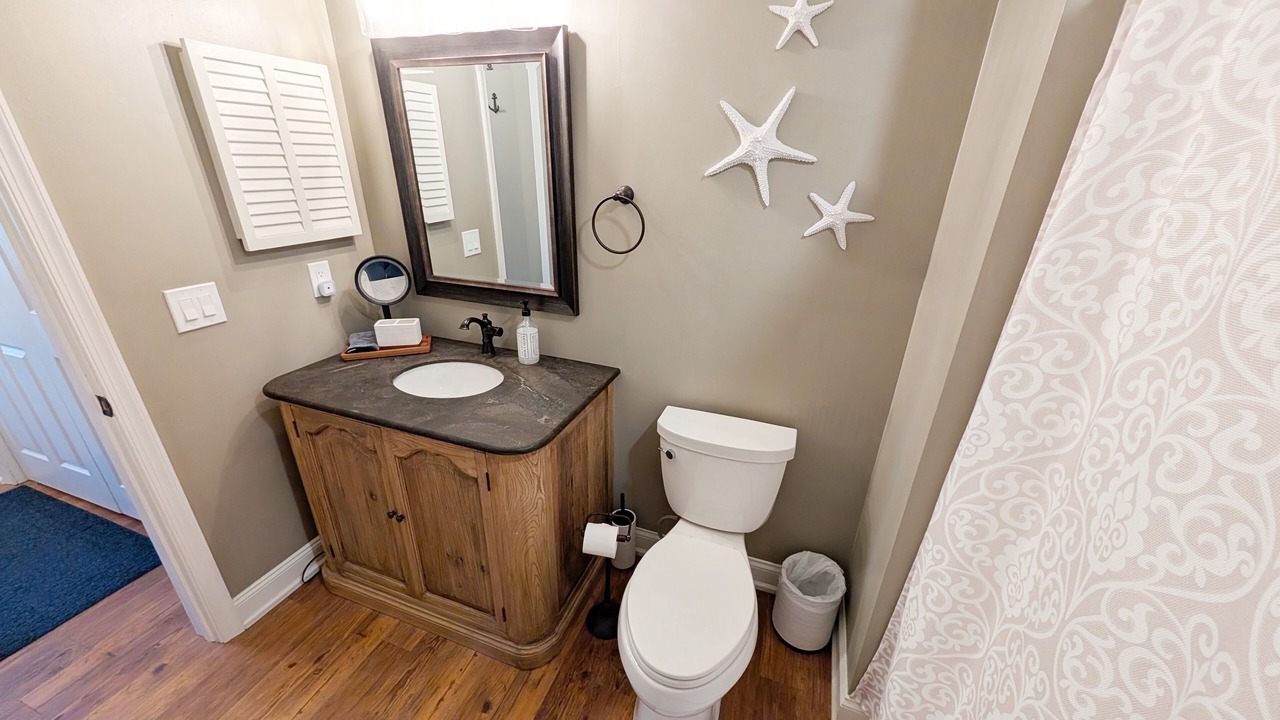 Photo of Bathroom in Manteo
