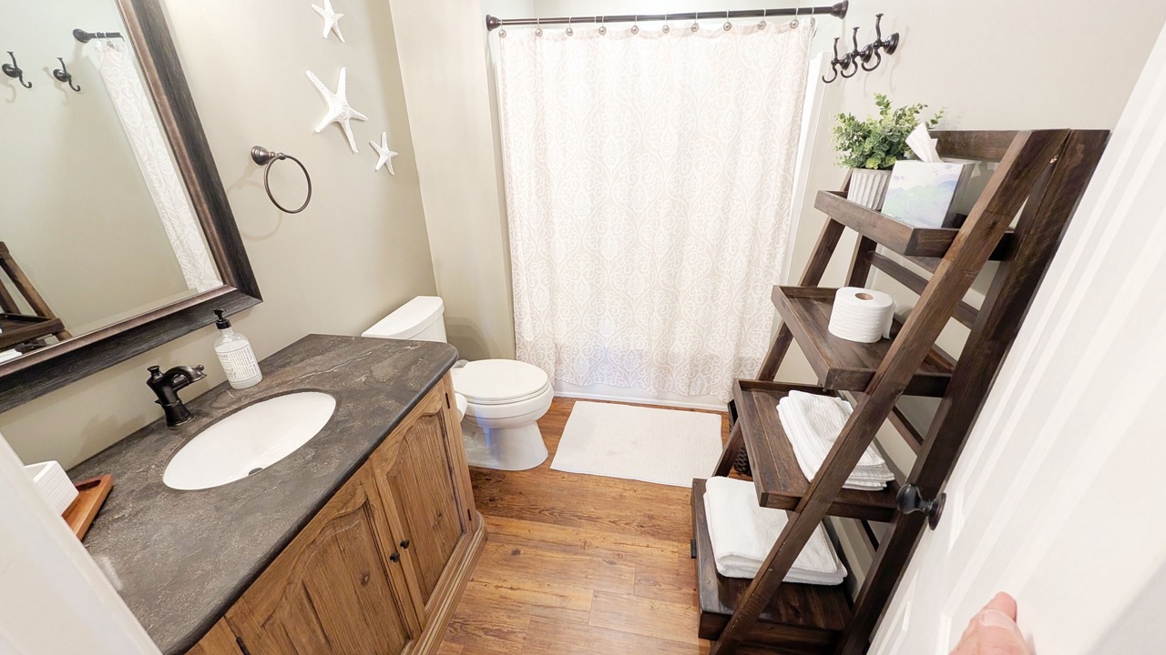 Photo of Bathroom in Manteo