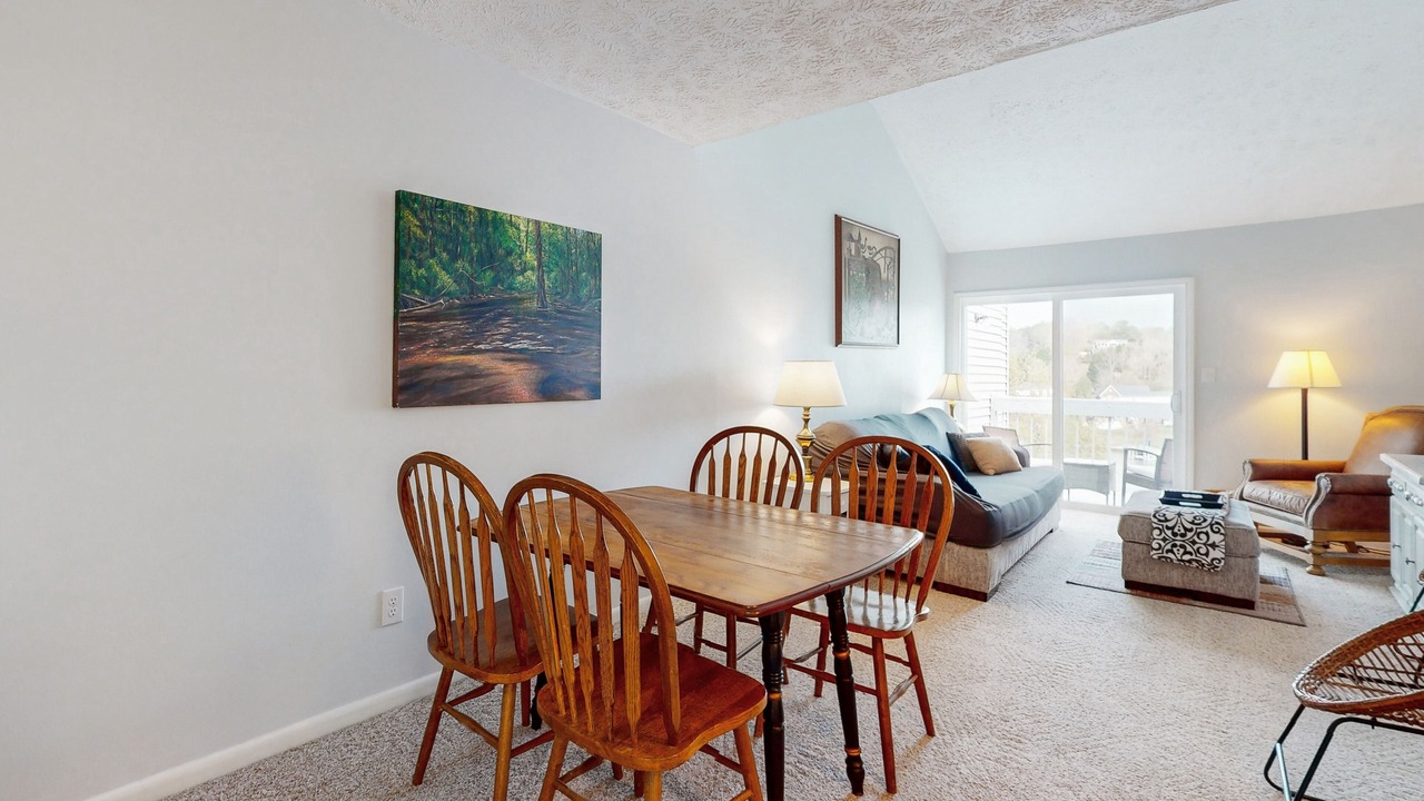 Photo of Livingroom in Hickory