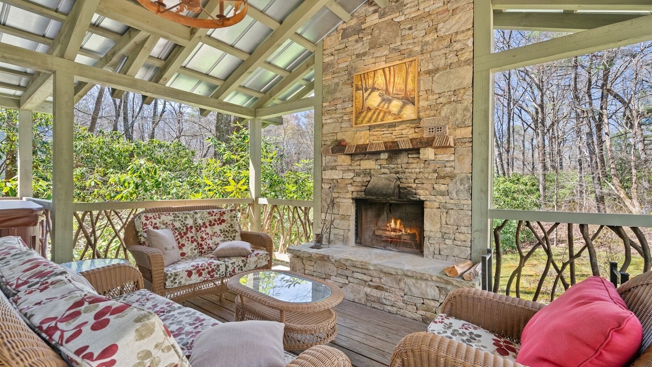Photo of Livingroom in Mirror Lake
