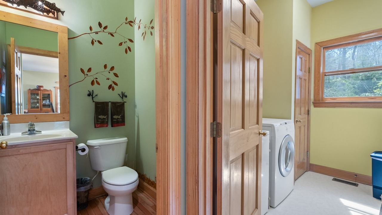 Photo of Bedroom in Mirror Lake