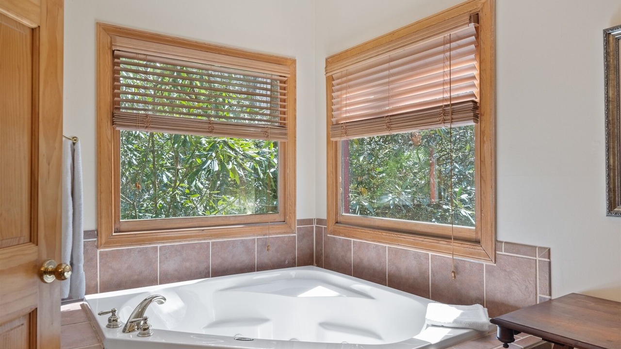 Photo of Bathroom in Mirror Lake