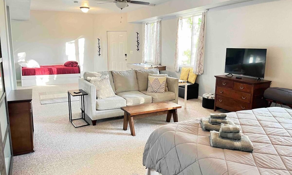 Photo of Bedroom in Candler
