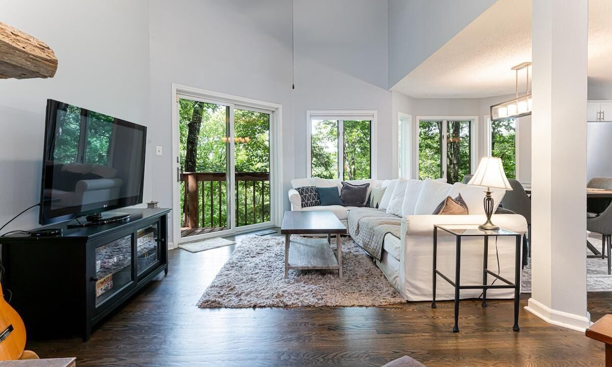 Photo of Livingroom in Candler