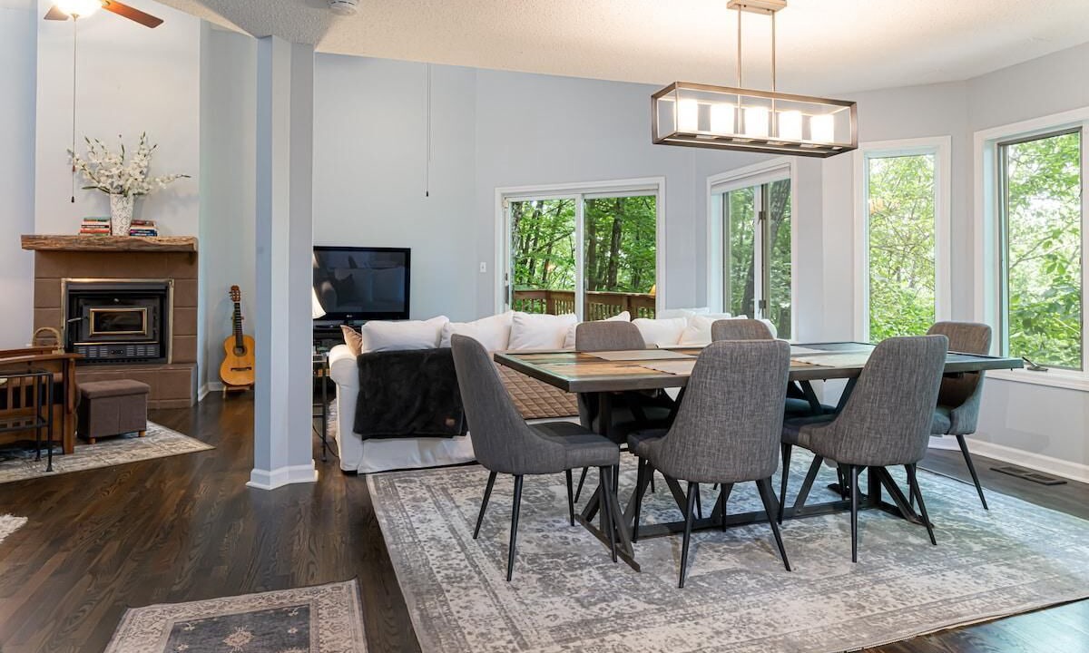 Photo of Livingroom in Candler