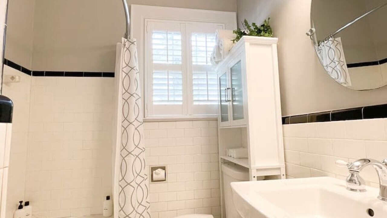 Photo of Bathroom in Plaza Midwood