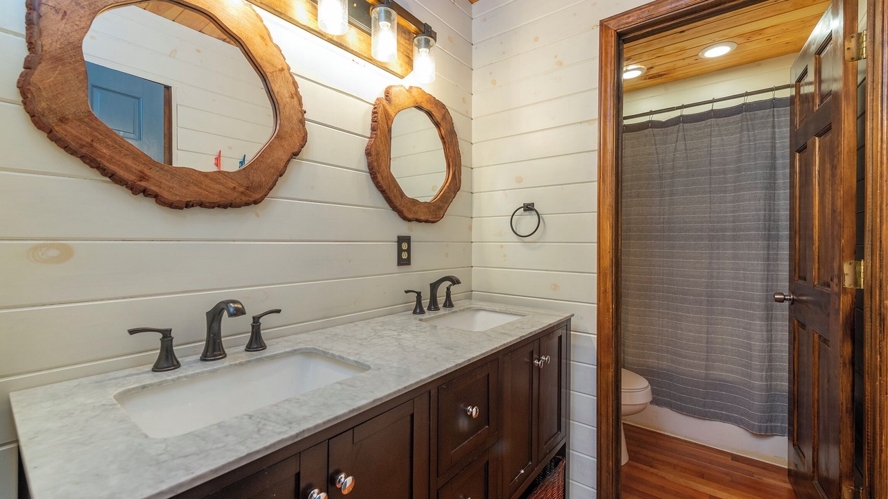 Photo of Bathroom in Marion