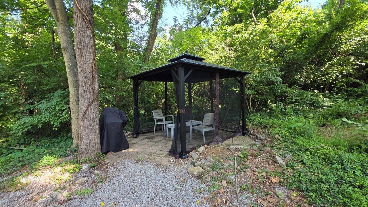 Photo of Outdoor in Donelson Hills