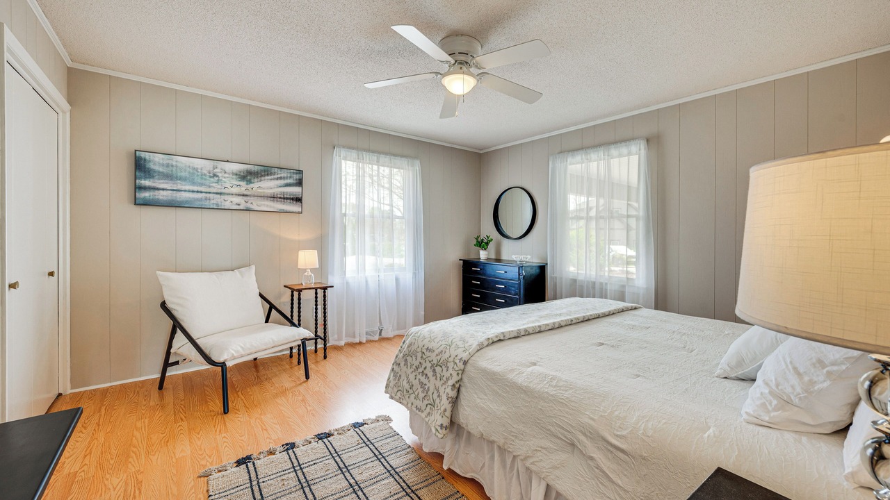 Photo of Bedroom in Troutman