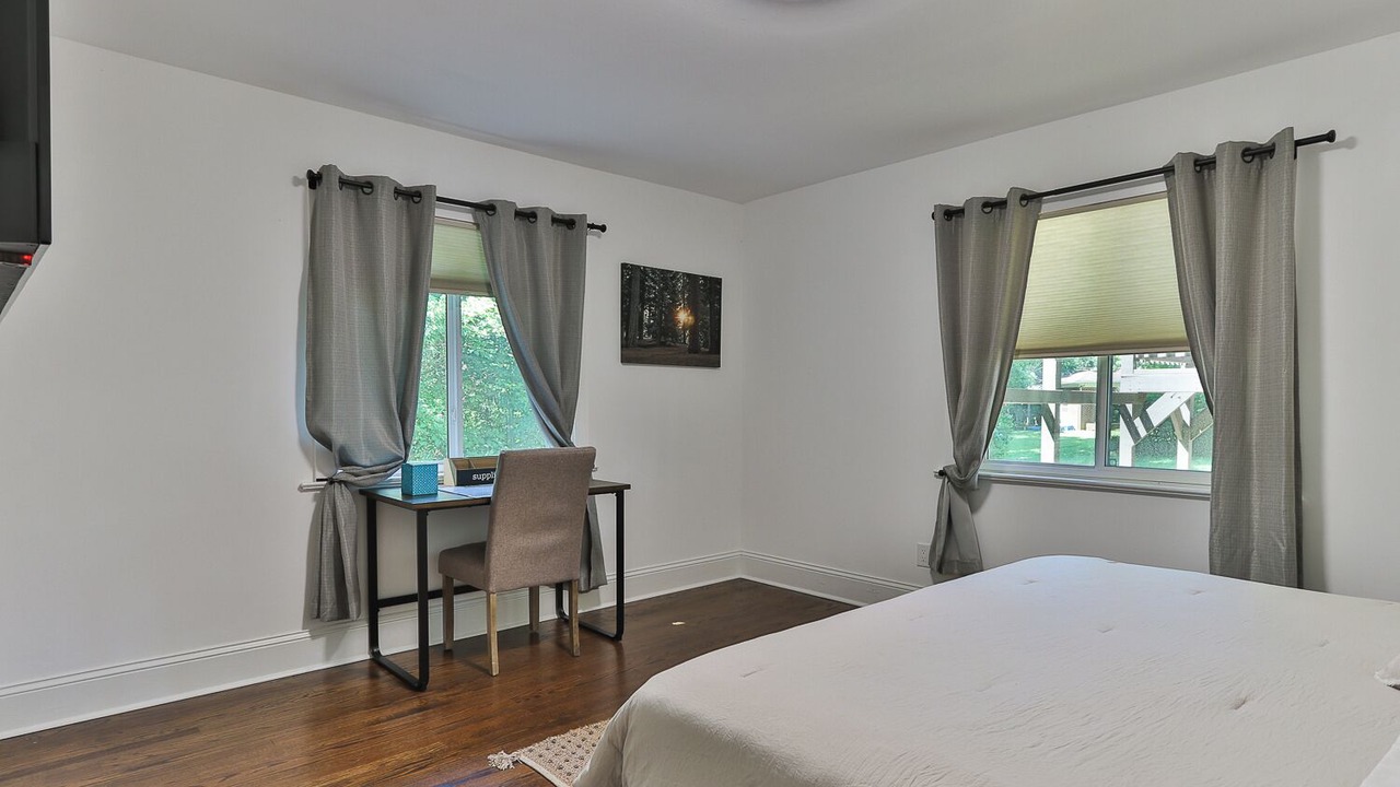 Photo of Bedroom in Boger City
