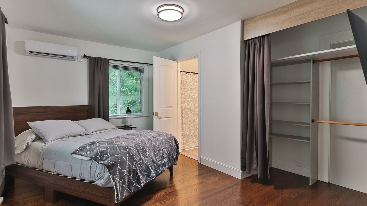 Photo of Bedroom in Boger City