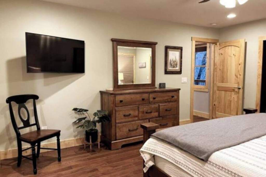 Photo of Bedroom in Beech Mountain