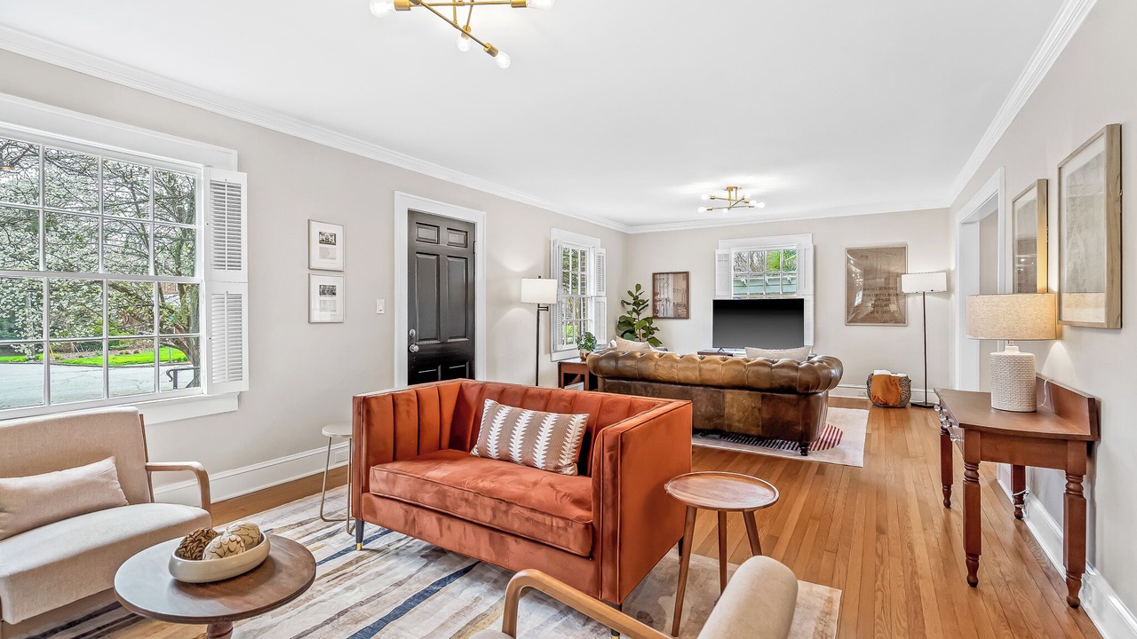 Photo of Livingroom in Burlington