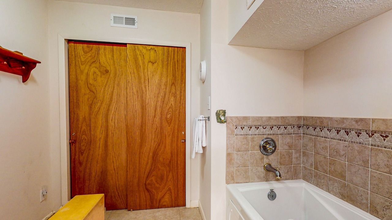 Photo of Bathroom in Otto