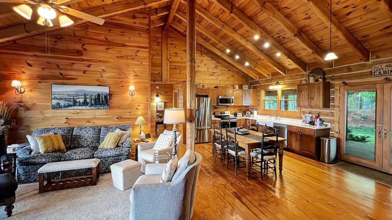 Photo of Livingroom in Hays