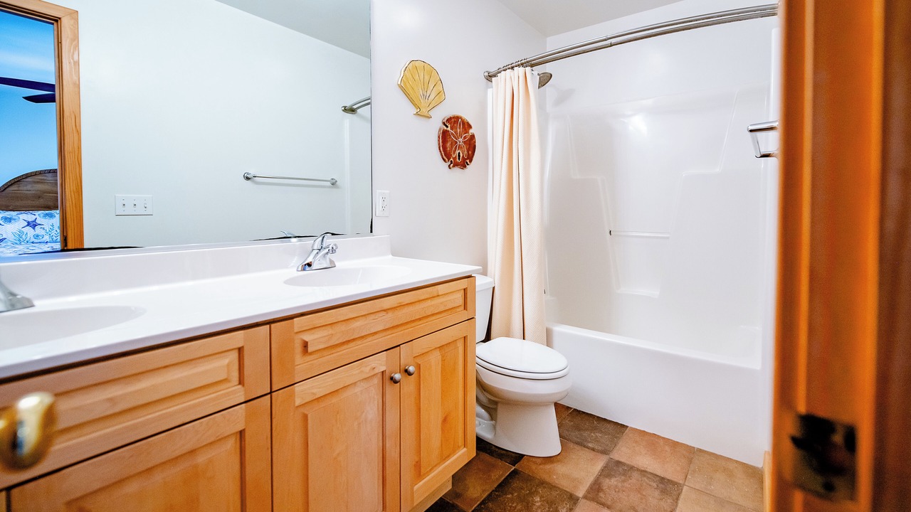 Photo of Bathroom in Waves