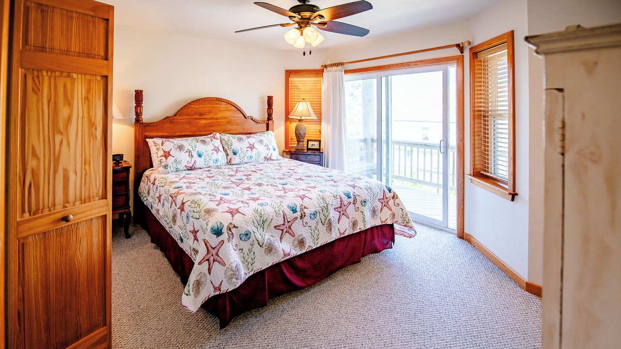 Photo of Bedroom in Waves