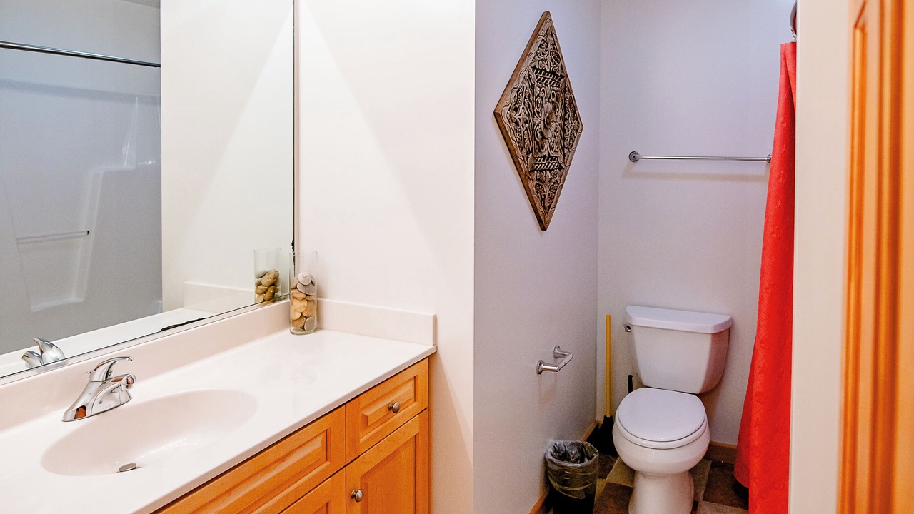 Photo of Bathroom in Waves