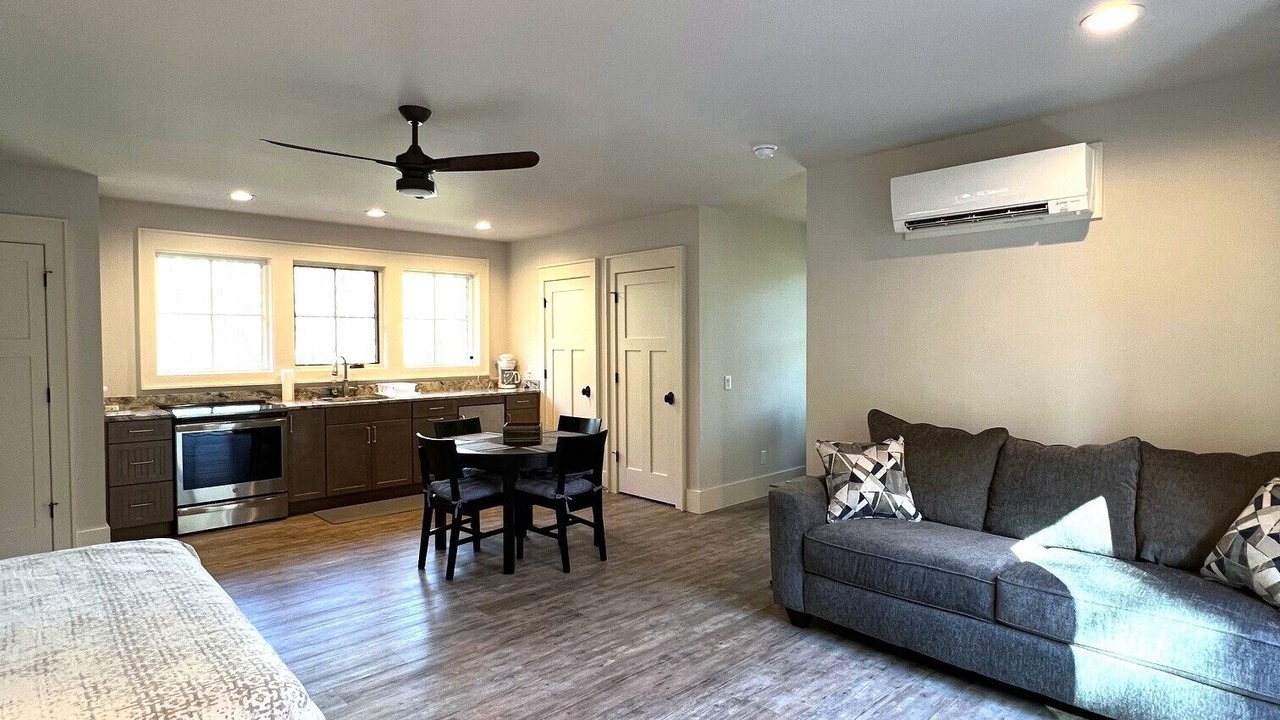 Photo of Livingroom in Glenville