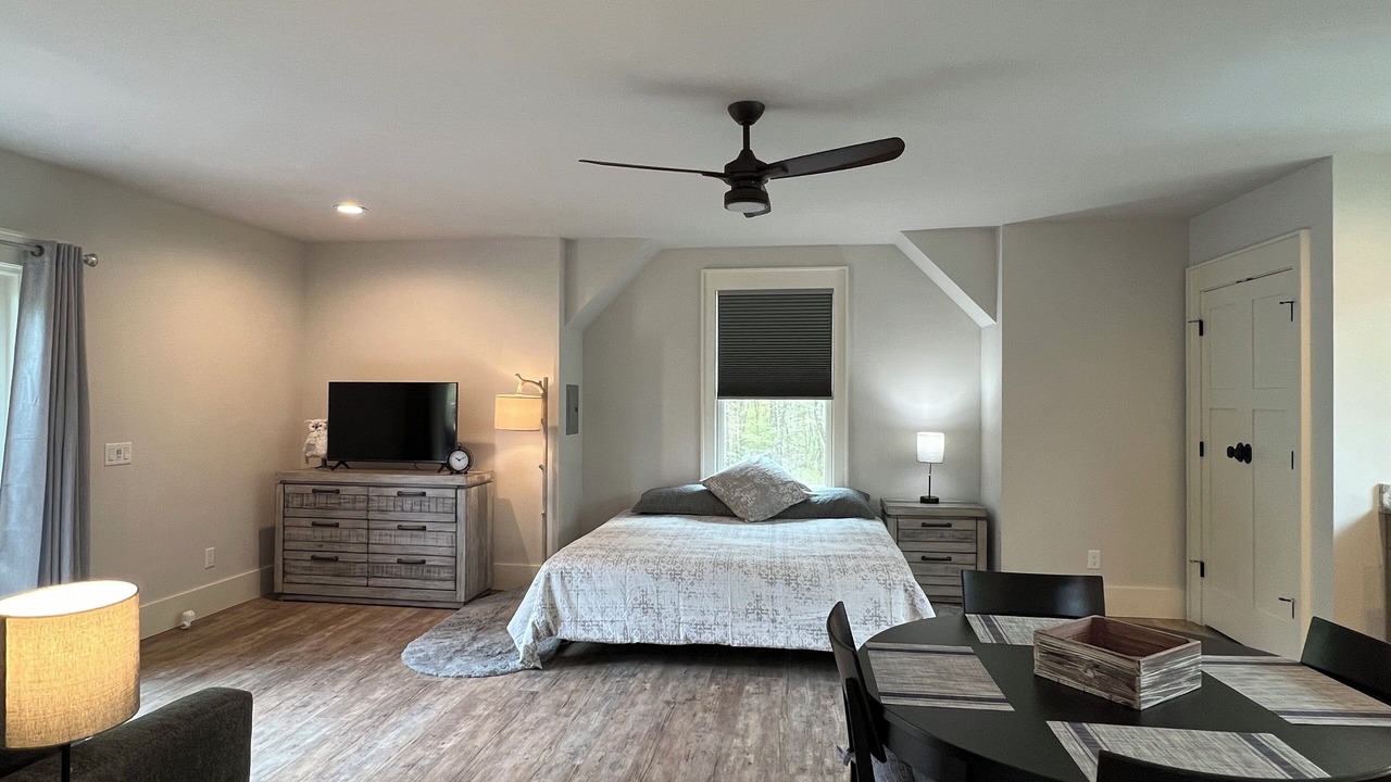 Photo of Bedroom in Glenville