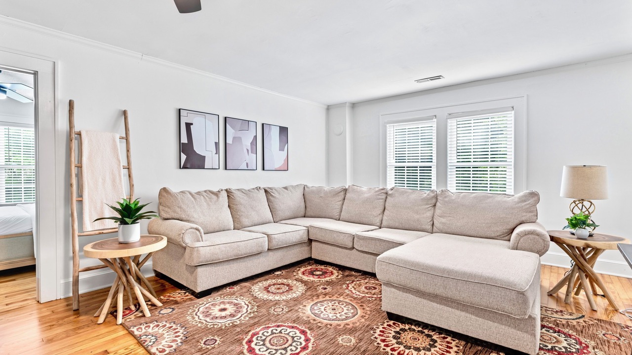 Photo of Livingroom in Albemarle