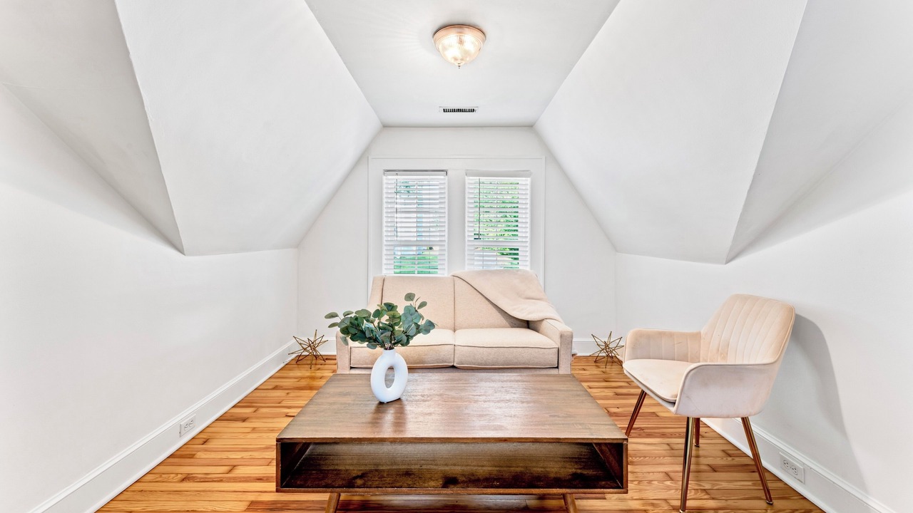 Photo of Livingroom in Albemarle
