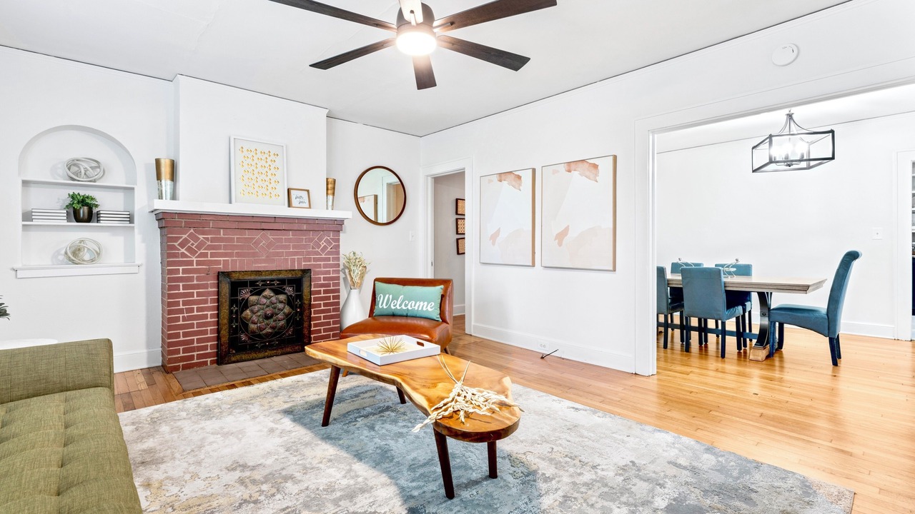 Photo of Livingroom in Albemarle
