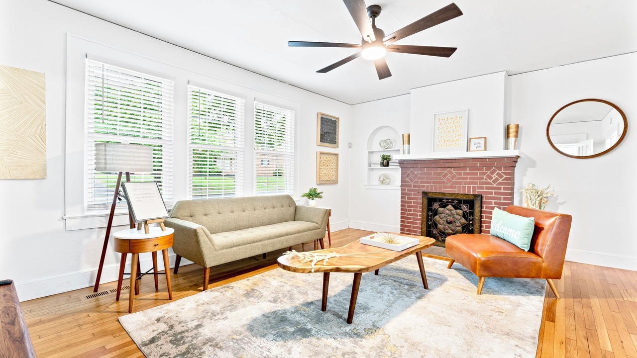 Photo of Livingroom in Albemarle
