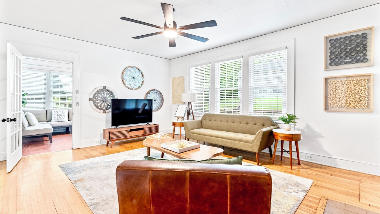 Photo of Livingroom in Albemarle