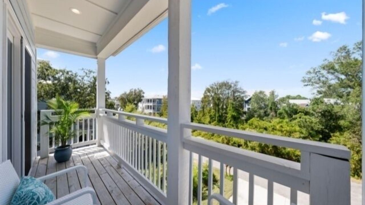 Photo of Patio Balcony in Wilmington Beach