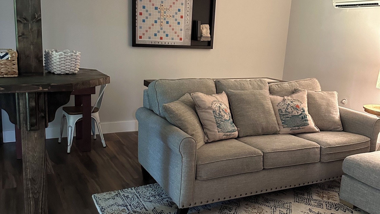 Photo of Livingroom in East Flat Rock