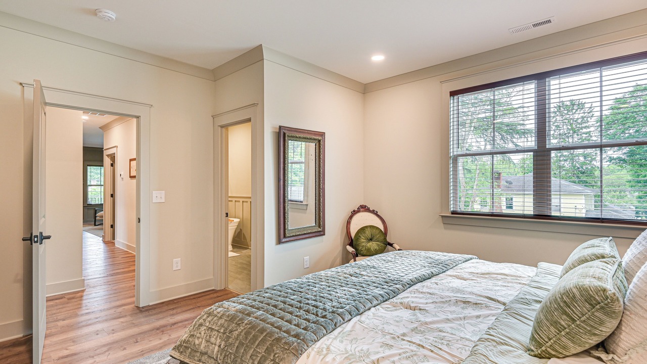 Photo of Bedroom in Belmont Historic District