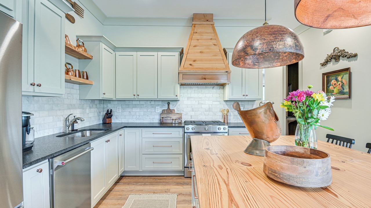 Photo of Kitchen in Belmont Historic District