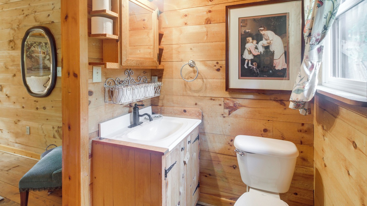 Photo of Bathroom in Vale