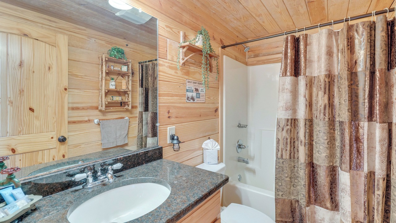 Photo of Bathroom in Unaka