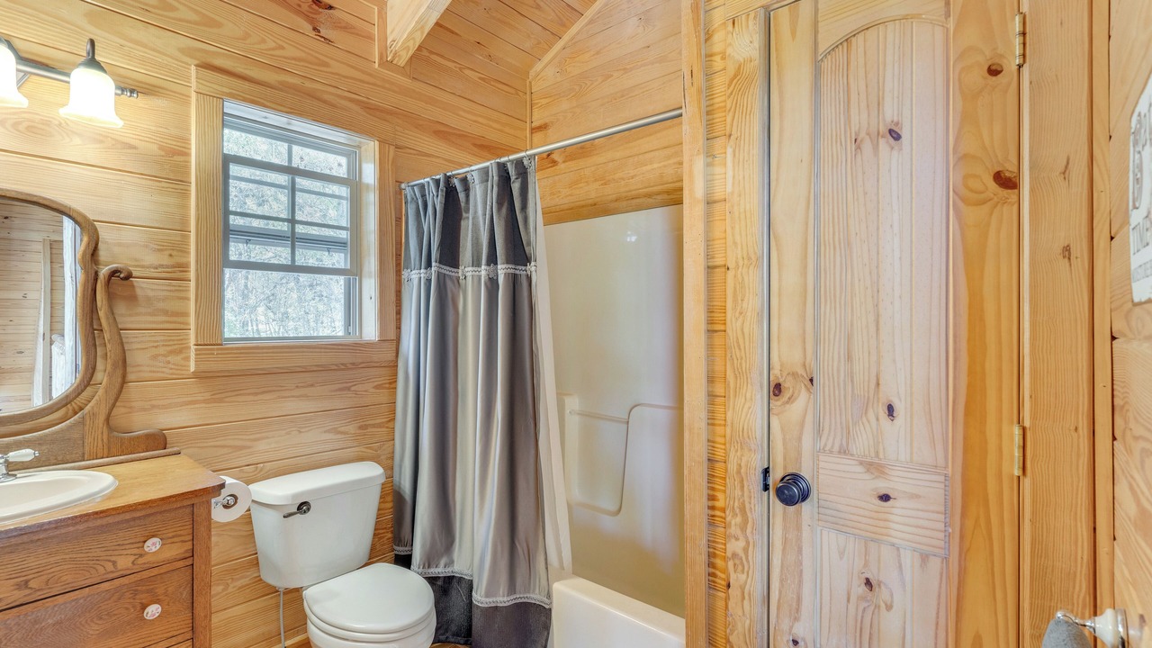 Photo of Bathroom in Unaka
