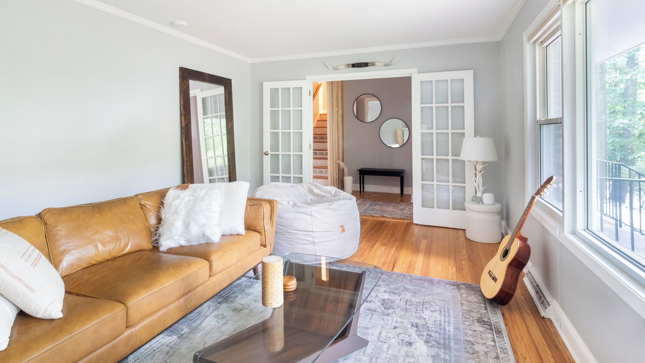 Photo of Livingroom in Chapel Hill