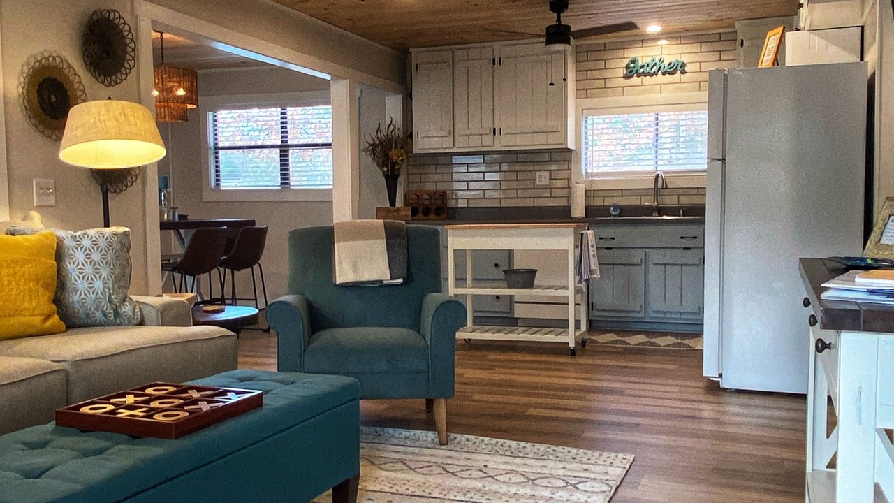 Photo of Livingroom in Robbinsville