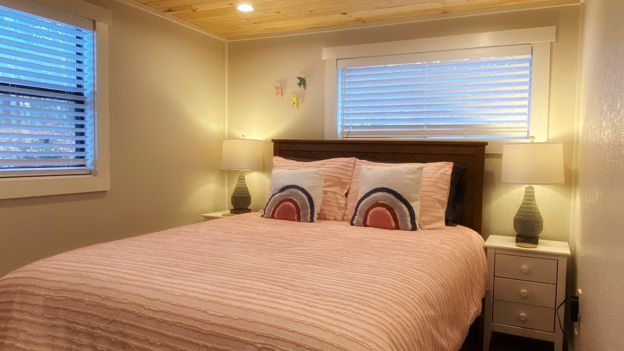 Photo of Bedroom in Robbinsville