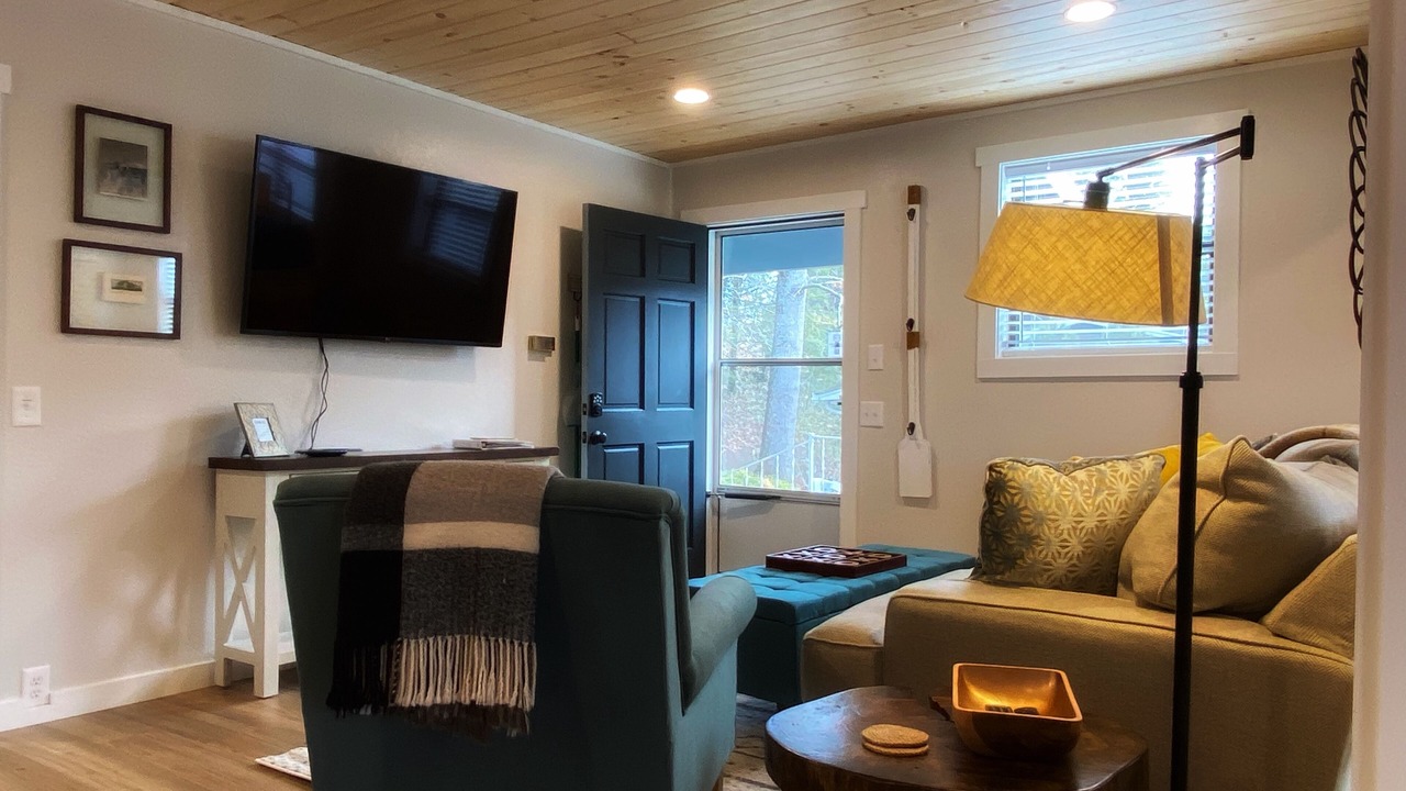 Photo of Livingroom in Robbinsville