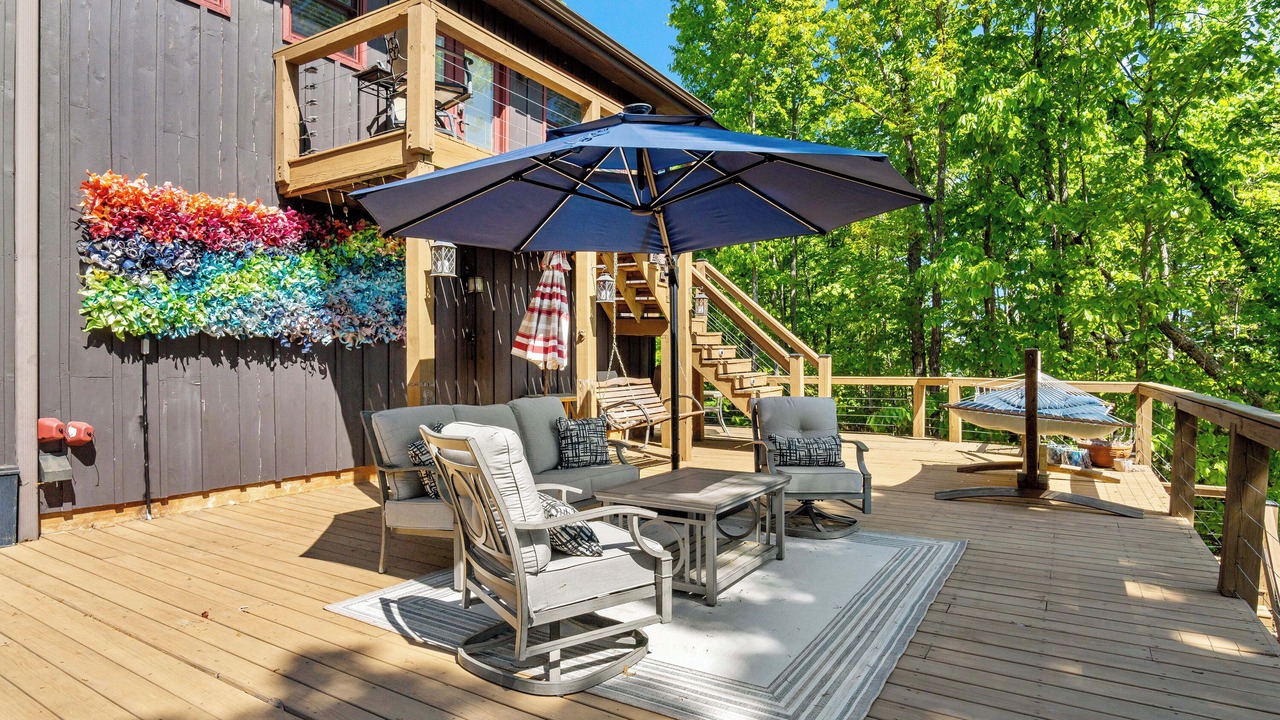 Photo of Patio Balcony in Vein Mountain