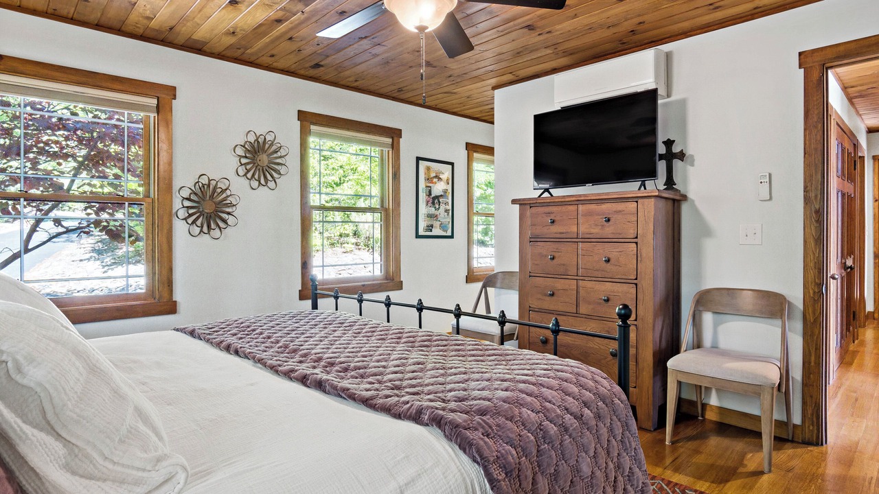 Photo of Bedroom in Vein Mountain